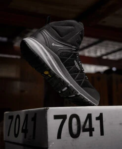 Keen Men's Vista Energy Mid (Carbon-Fiber Toe) | Vapor/Black -Keen Shoes Shop 1024588 PDP LeftImage