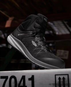 Keen Women's Vista Energy Mid (Carbon-Fiber Toe) | Vapor/Black -Keen Shoes Shop 1025220 PDP RightImage