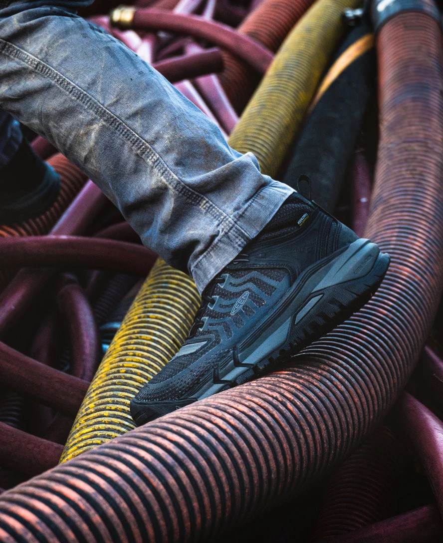 Keen Men's Kansas City Waterproof Mid (Carbon-Fiber Toe) | Black/Gun Metal 8 Keen Men's Kansas City Waterproof Mid (Carbon-Fiber Toe) | Black/Gun Metal - Image 6