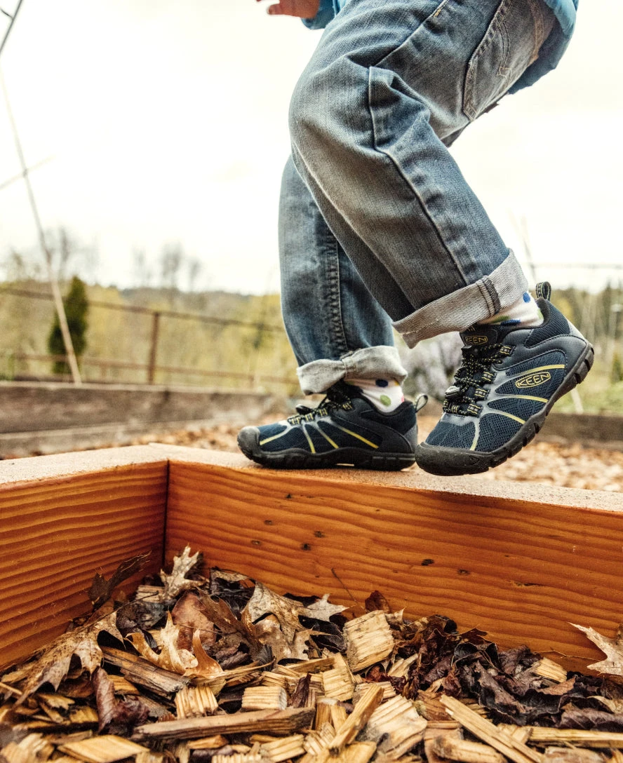 Keen Little Kids' Chandler 2 CNX Sneaker | Black Iris/Evening Primrose 10 Keen Little Kids' Chandler 2 CNX Sneaker | Black Iris/Evening Primrose - Image 8