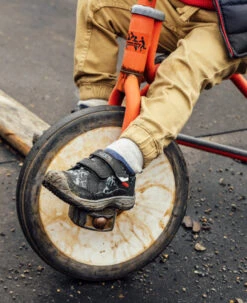 Keen Big Kids' Speed Hound | Black/Camo -Keen Shoes Shop KidsSpeedHoundPDPLifestyle3Kids1026194