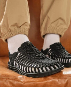 Keen Men's UNEEK | Tortoise Shell/Red Carpet -Keen Shoes Shop MUNEEKOGLifestylePDPLeft 1 89f9fb55 dff9 439f a991 d6e7cf727a7c