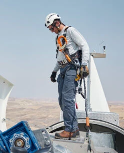 Keen Men's Camden 8" Insulated Waterproof Boot (Carbon-Fiber Toe) | Leather Brown/Black -Keen Shoes Shop SDD 1014 Camden 1027690 Left Image 1